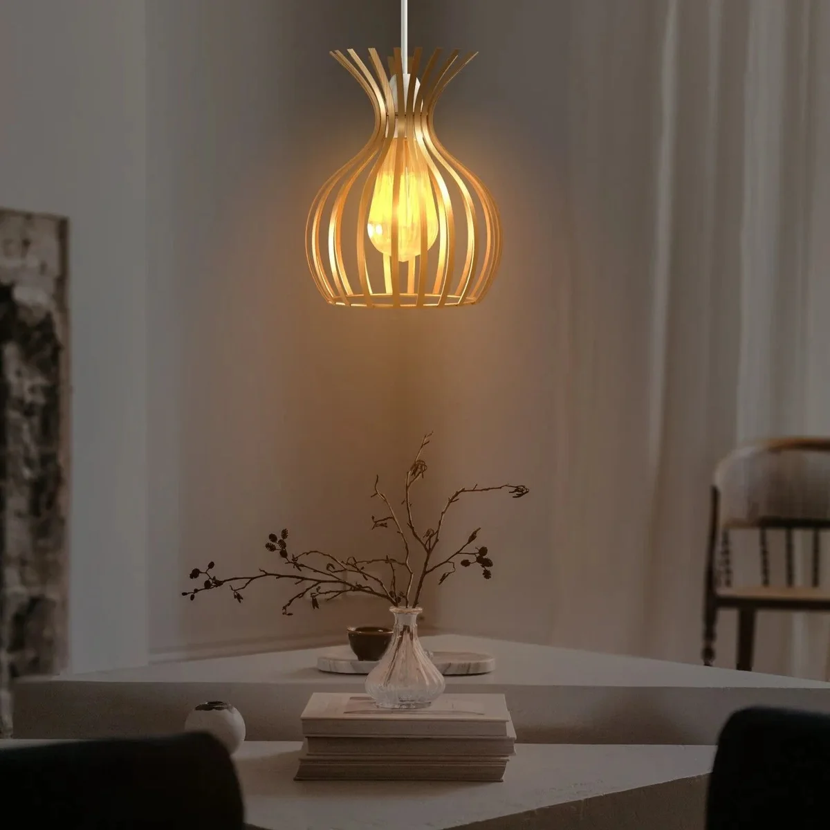 Modern metal lampshade in copper finish with wire cage design, 26cm high, suitable for indoor use and E27 bulbs