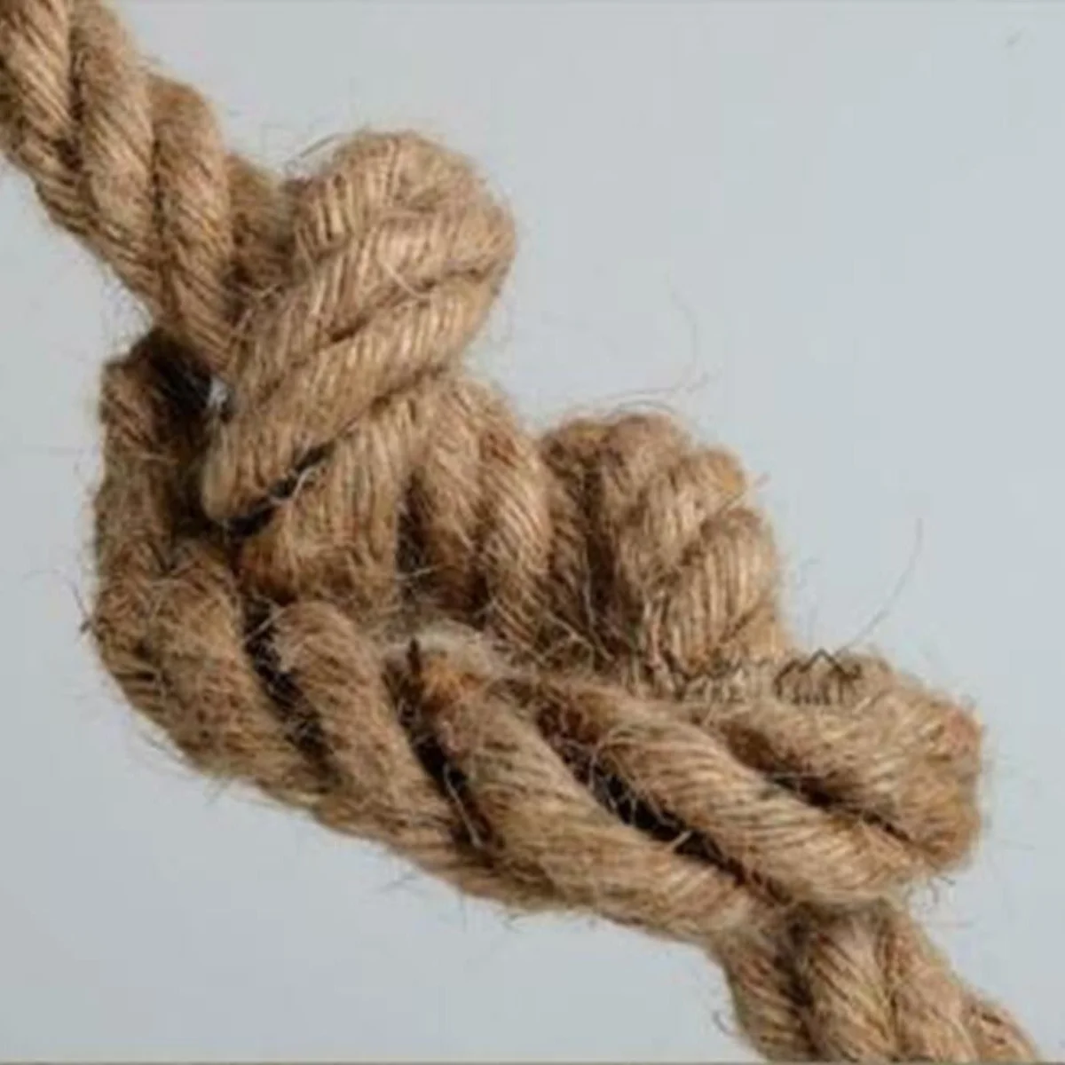 Vintage style pendant lamp with natural hemp rope lighting and metal base, suitable for E27 bulb installation