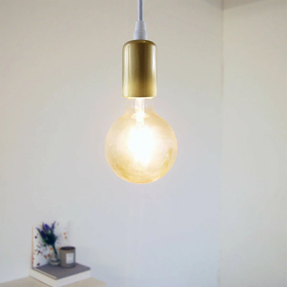 Modern pendant light with gold metal E27 ceiling holder and 95cm PVC wire, suitable for indoor hanging suspension lighting