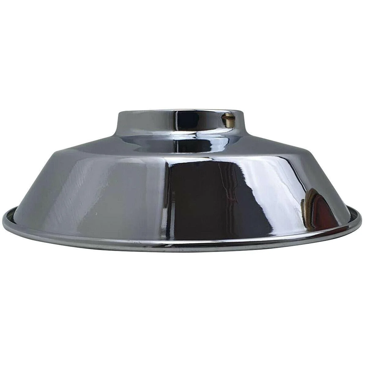 Vintage-style metal ceiling light shade with electroplated finish and white interior, 22cm diameter, for pendant lamps