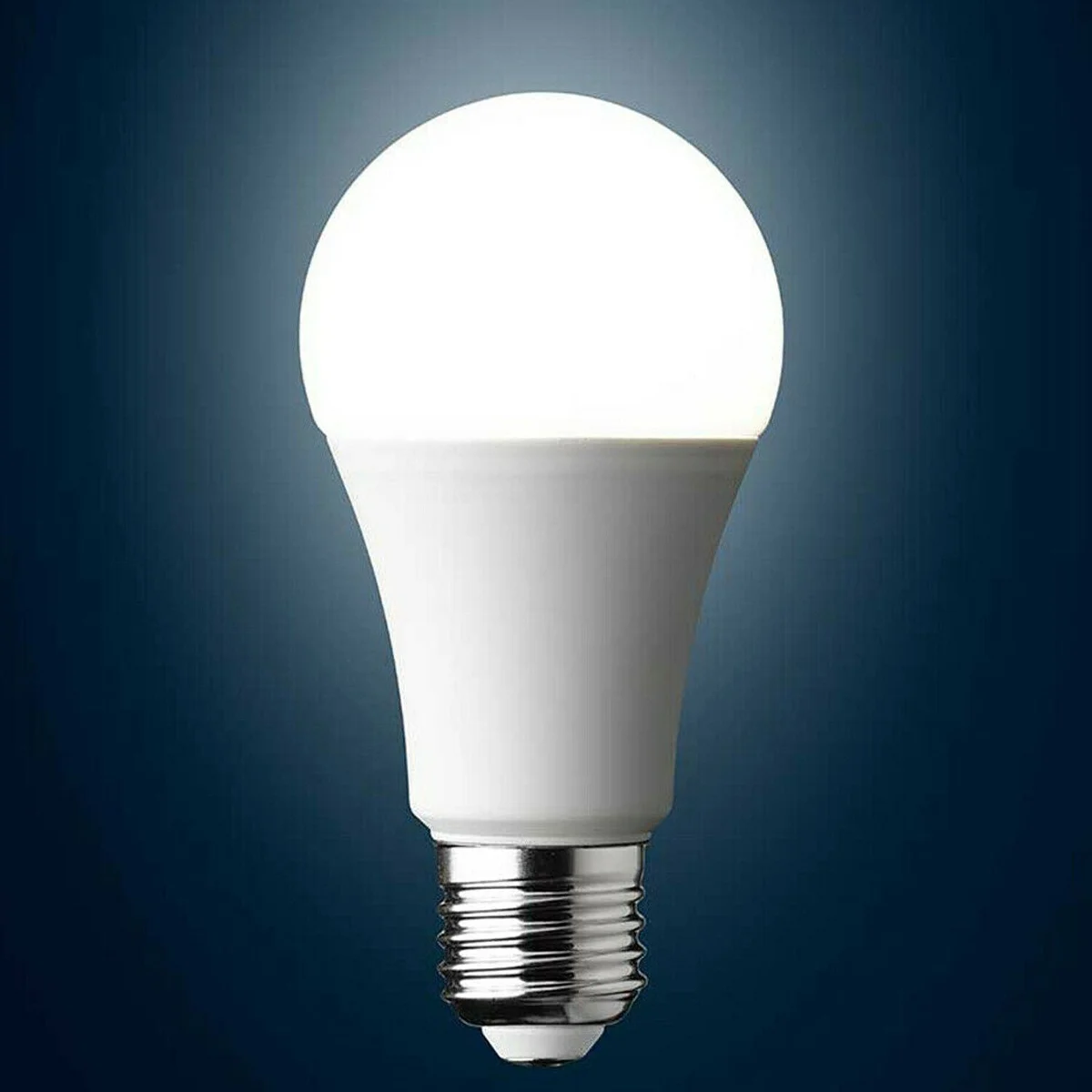 Pack of five LED E27 bulbs with A60 shape, daylight white 18W, designed for bright, energy-efficient home lighting