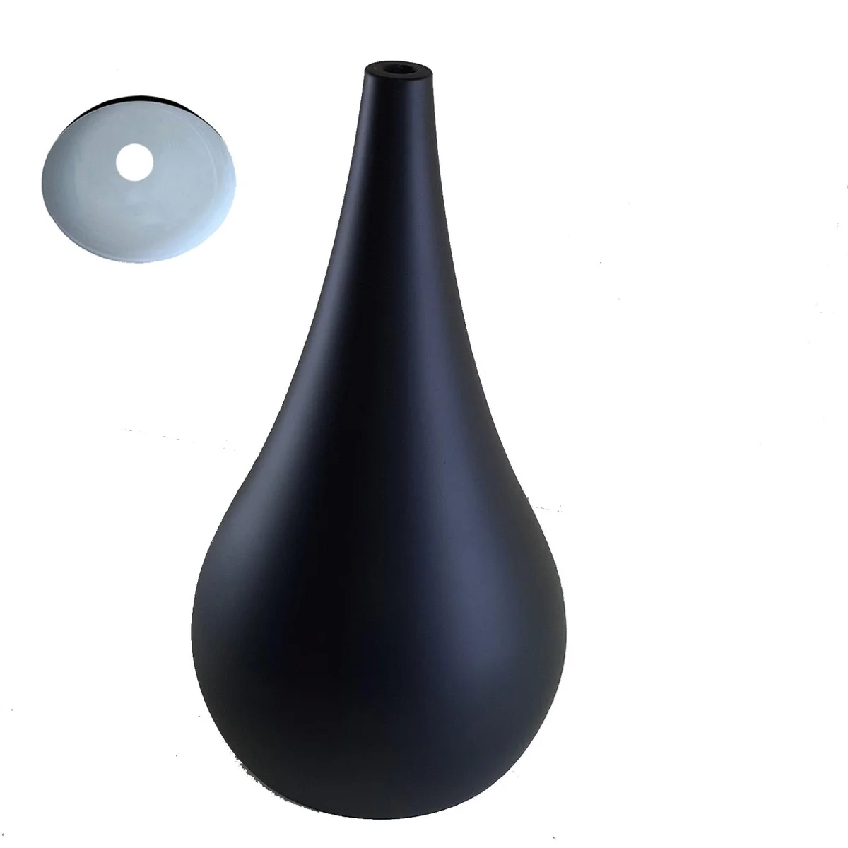 Industrial pendant ceiling shade in black plated iron, hanging with single E27 holder, fits living rooms.