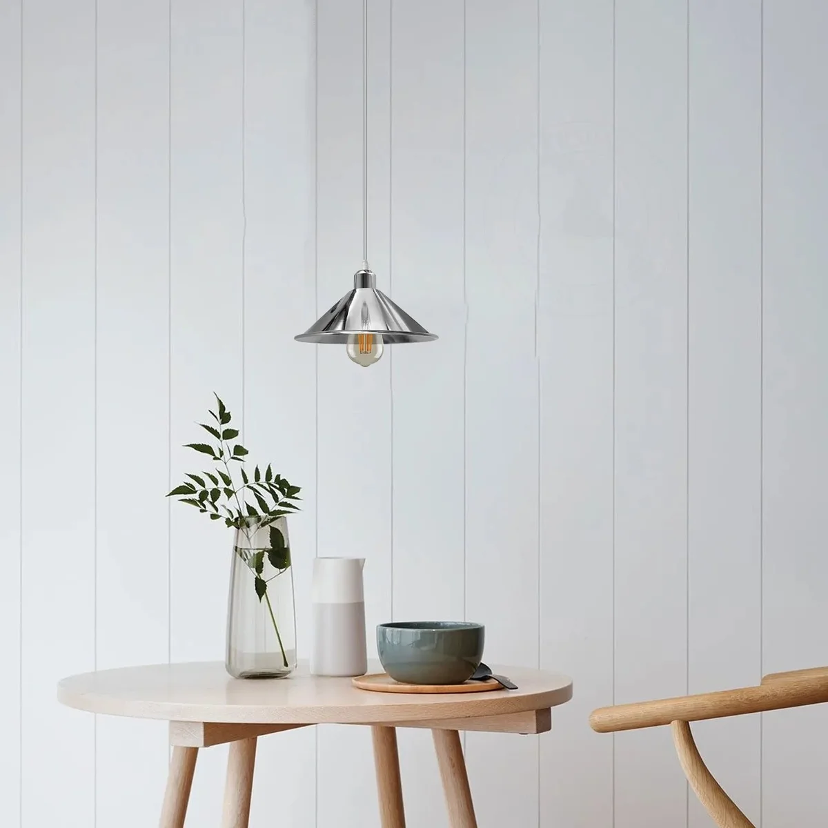 Chrome pendant light with cone-shaped electroplated metal shade, 95cm cord, and E27 socket for indoor use