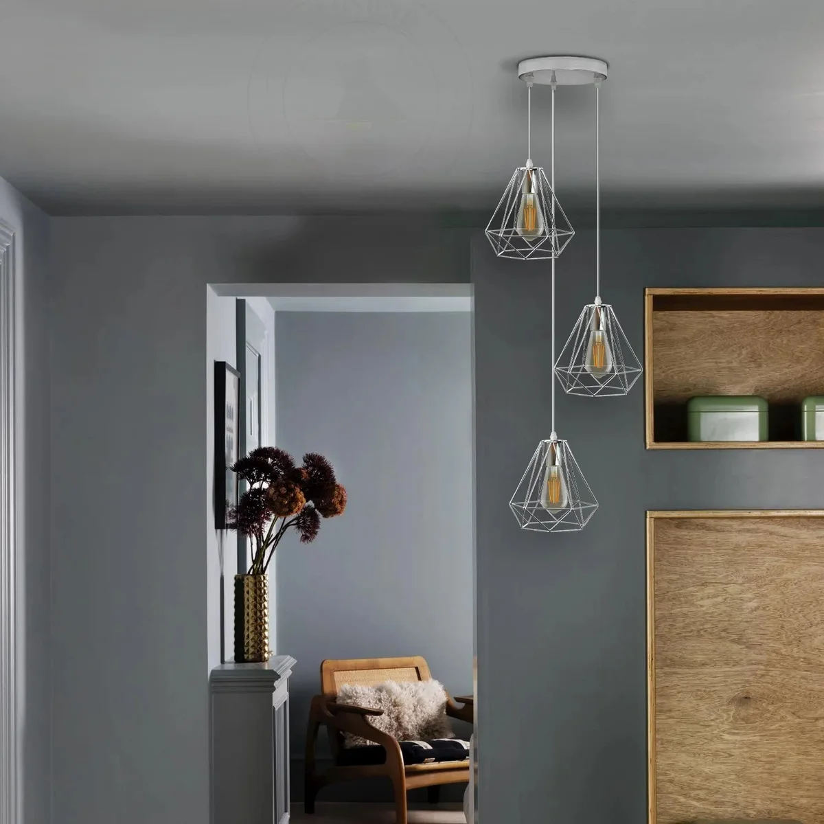 Chrome ceiling pendant with 20cm metal diamond wire cage and 95cm cable, designed for E27 bulb fitting.