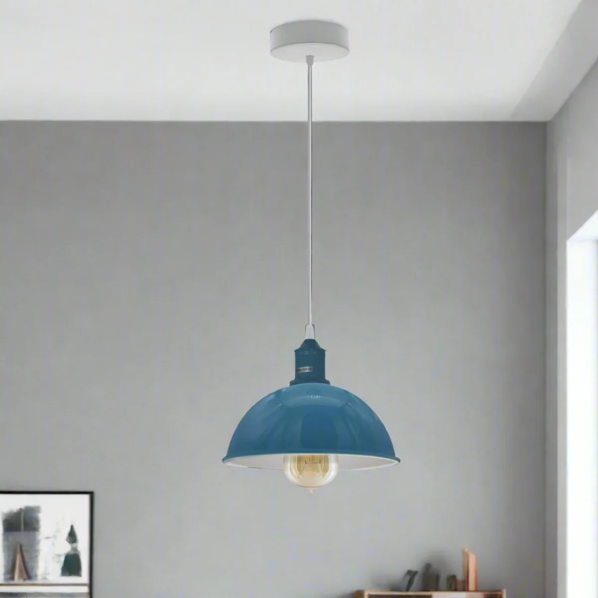 Modern ceiling pendant light with metal shade, E27 base, adjustable 95cm cable, suitable for sloped ceilings and dimmable use