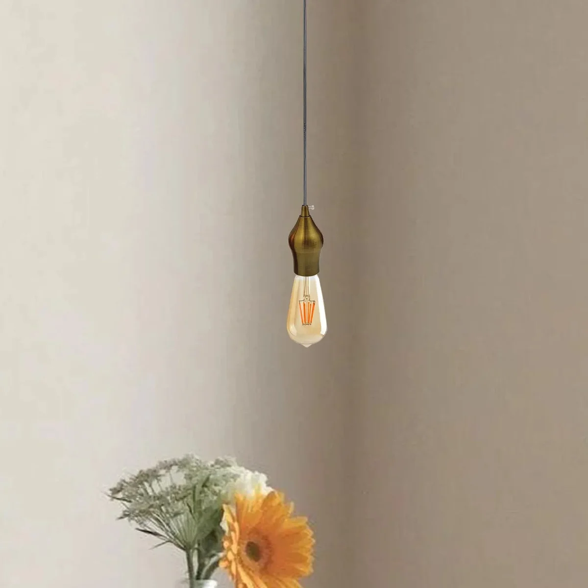 Yellow brass metal hard wired bulb holder for E‑27 screw‑on bulbs, about 88×40 mm, suited for vintage fixtures