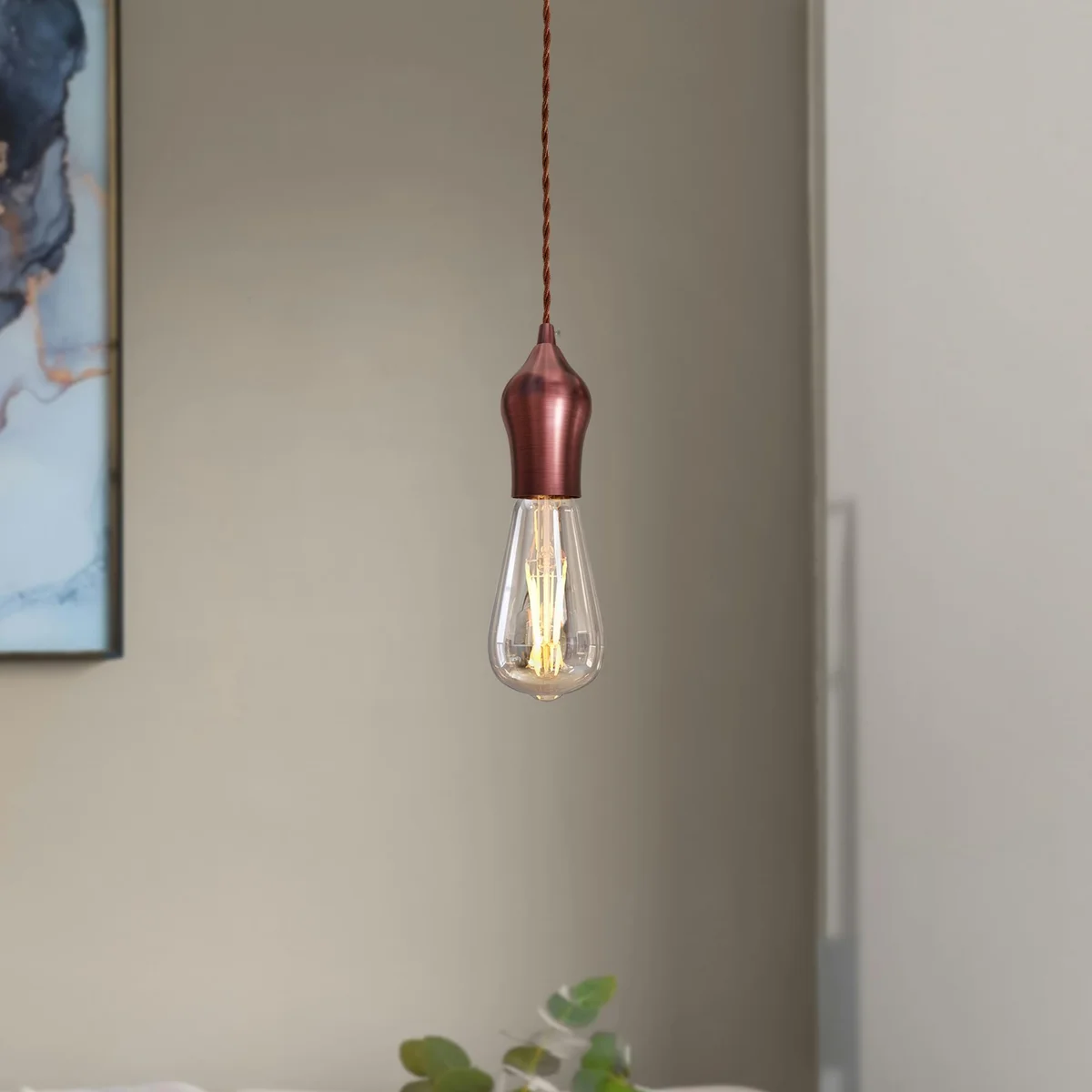 Copper lamp holder with vintage industrial design in metal, E27 socket, exposed bulb style, cord grip.