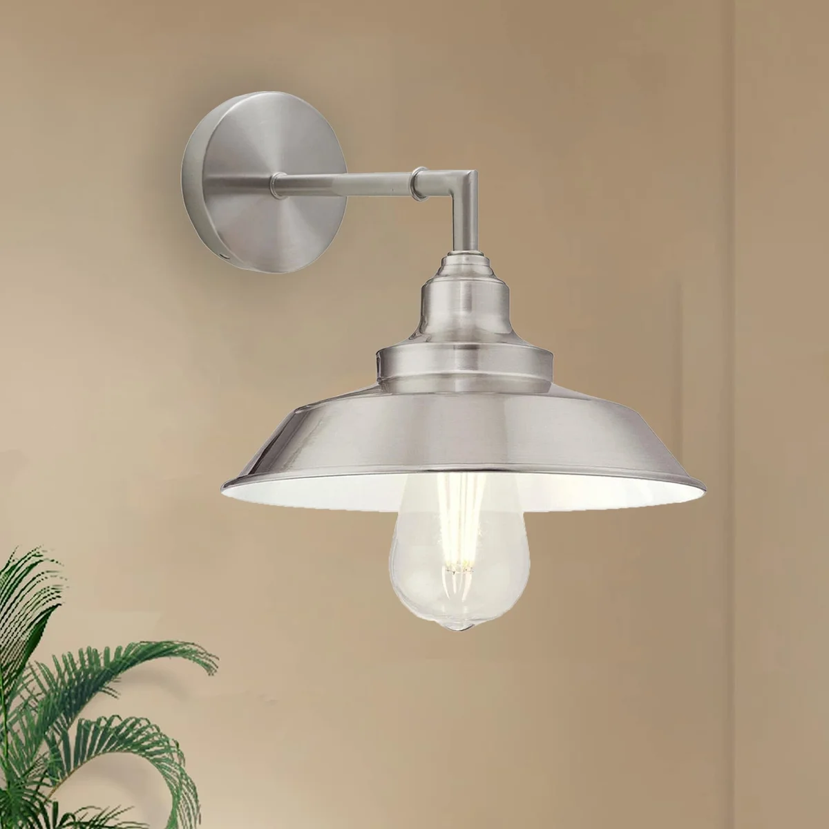 Vintage retro wall sconce with metal shade and base in satin nickel, fitting a single E27 lamp – antique style wall lights