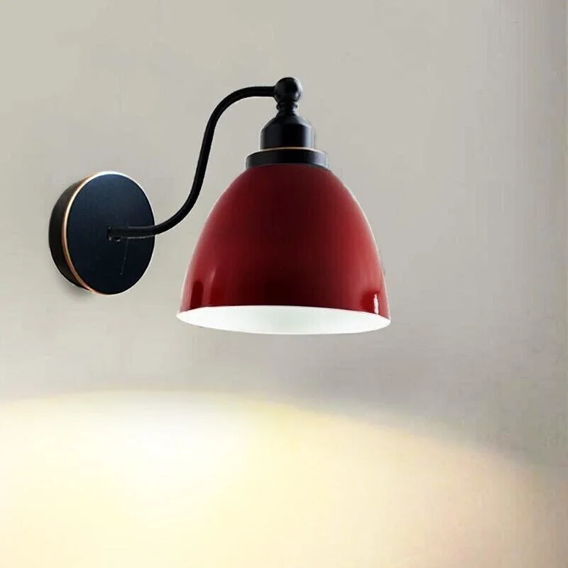Modern vintage wall light with elegant swan‑neck arm in black, metal shade, white décor, suitable for indoor use