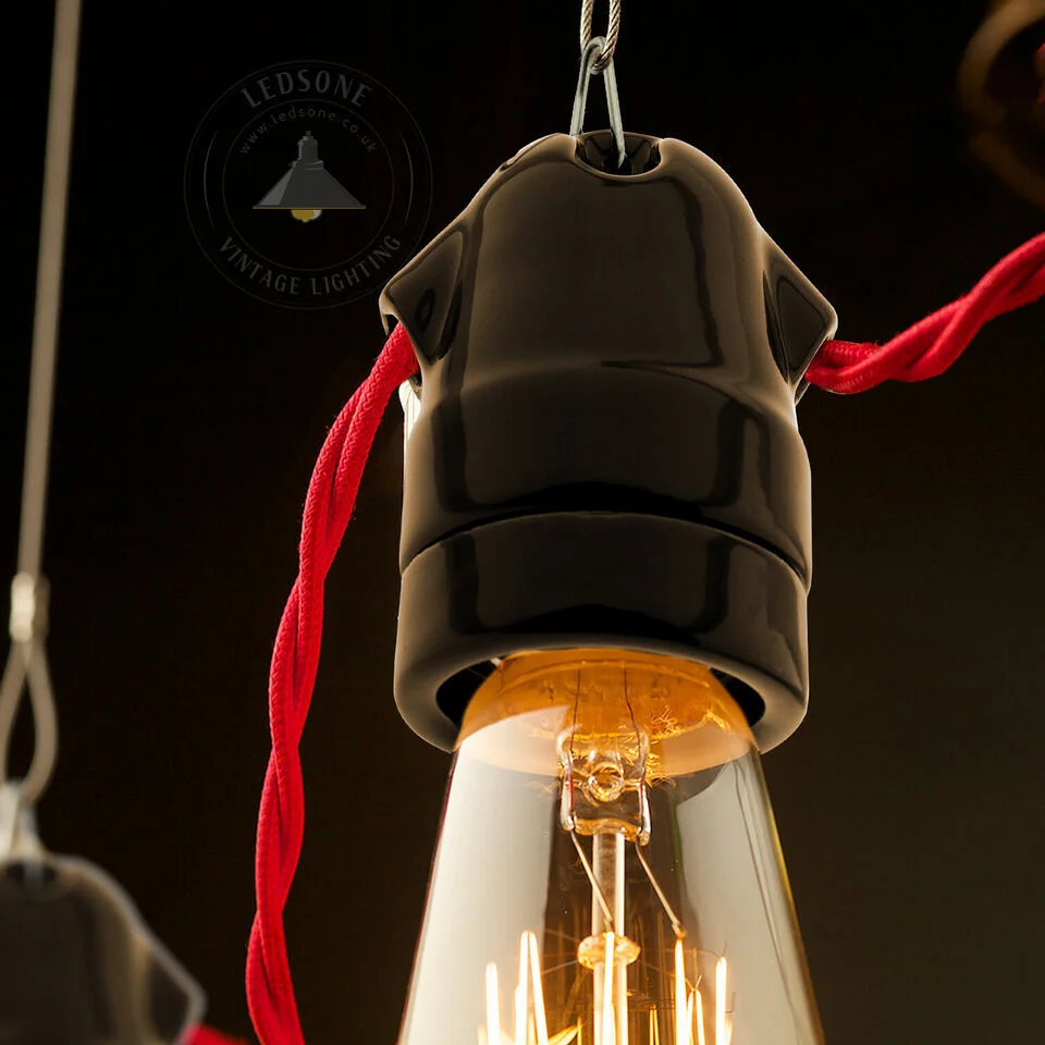 CE certified bulb holder in vintage industrial metal design, featuring an E27 socket for custom lighting.