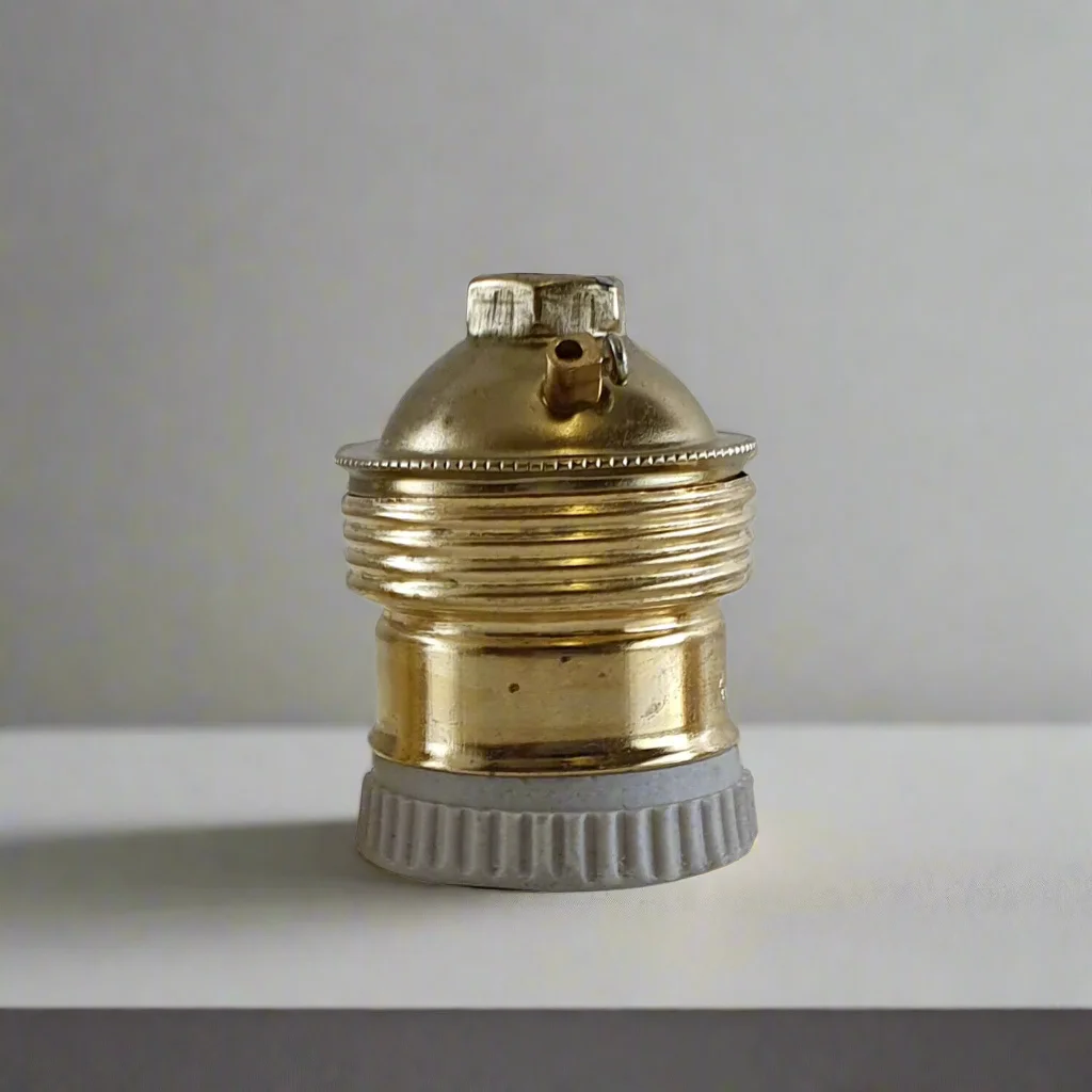 E27 lamp holder – vintage Edison bulb base, satine nickel finish, ceramic core, 56 mm tall, 38 mm wide, self‑locking.