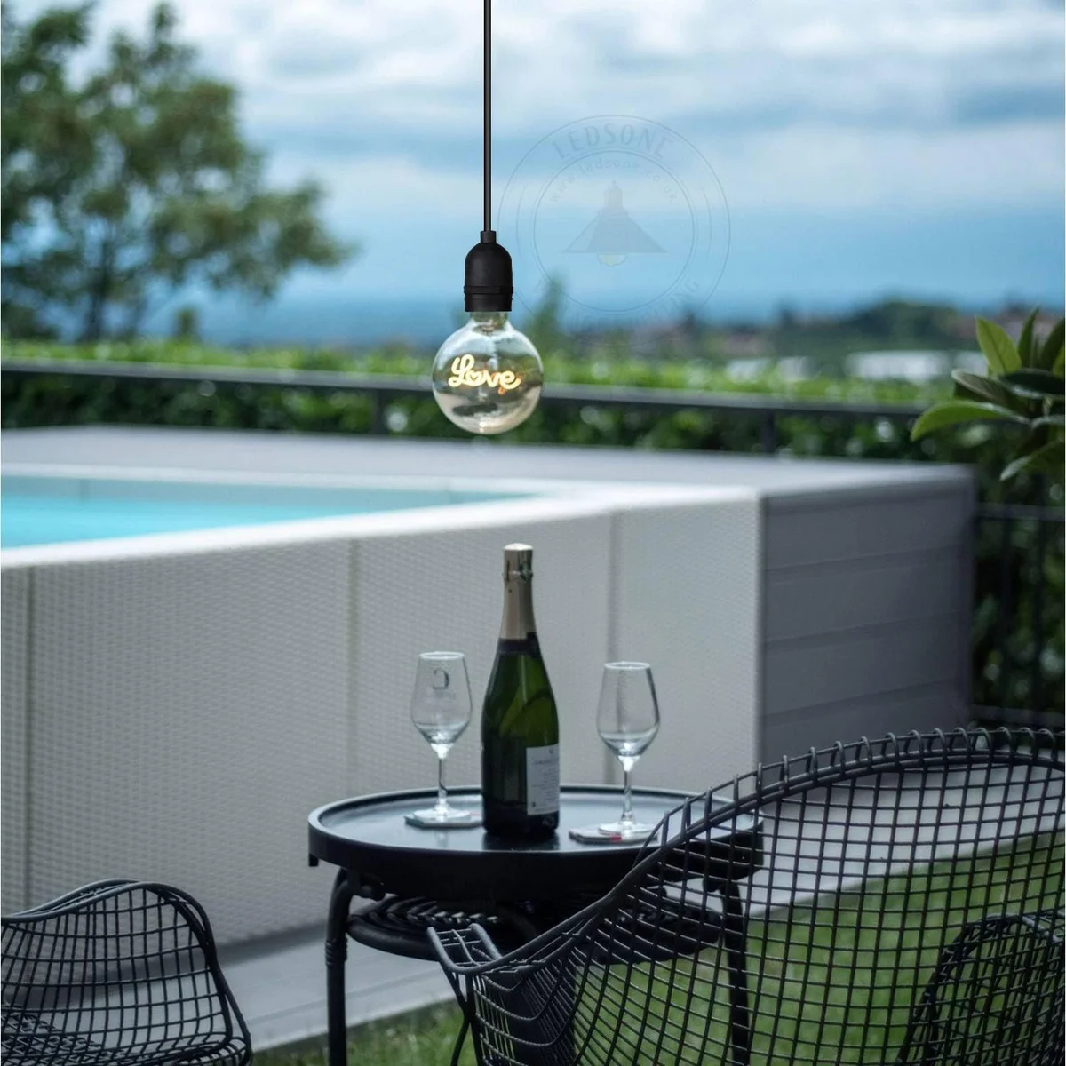 Black dimmable pendant light with 195cm cable and E27 socket, modern lamp holder style for indoor/outdoor use.