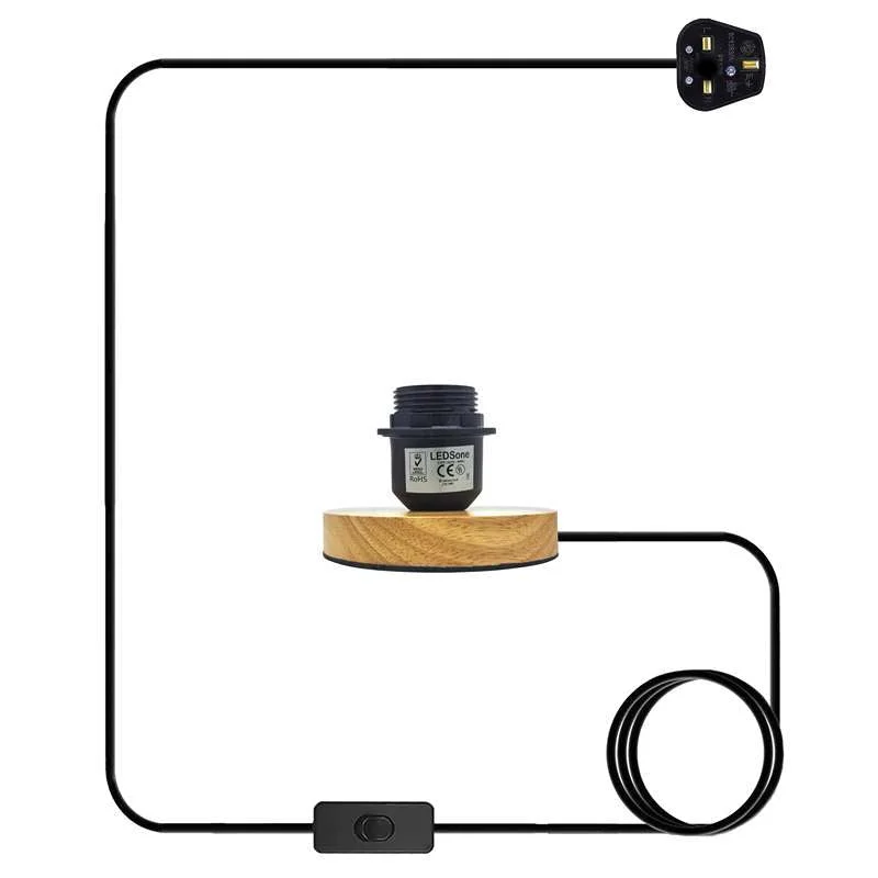 Black E27 lamp on natural wood base, metal holder, adjustable 2m plug‑in cable and on/off switch visible