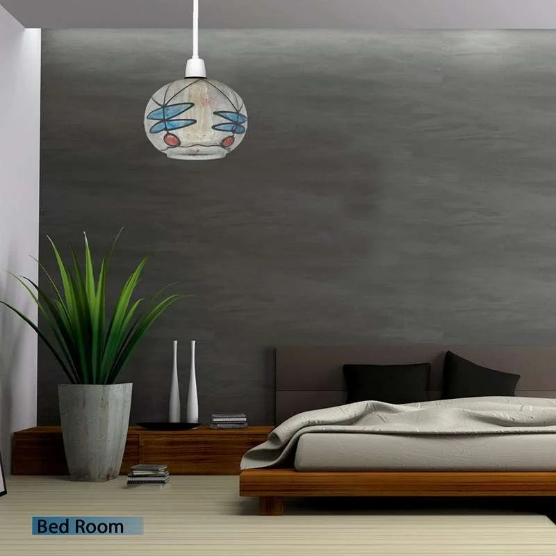 Tiffany style hand craft glass lampshade with rustic finish and intricate stained glass patterns, 15cm wide, 10.5cm tall.