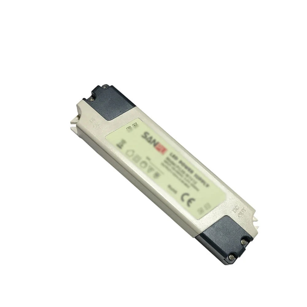 Compact plastic 12V 7W IP44 splashproof LED driver, constant voltage output for indoor LED lighting