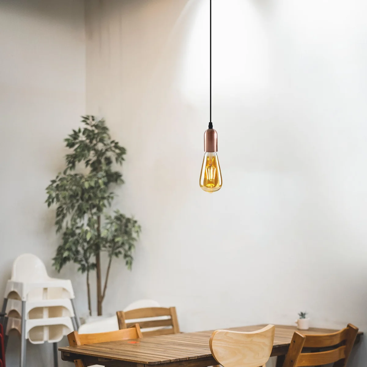 Metal pendant lamp featuring a round metal rose, hardwired E27 socket, adjustable 5–95 cm cable, vintage style lighting.