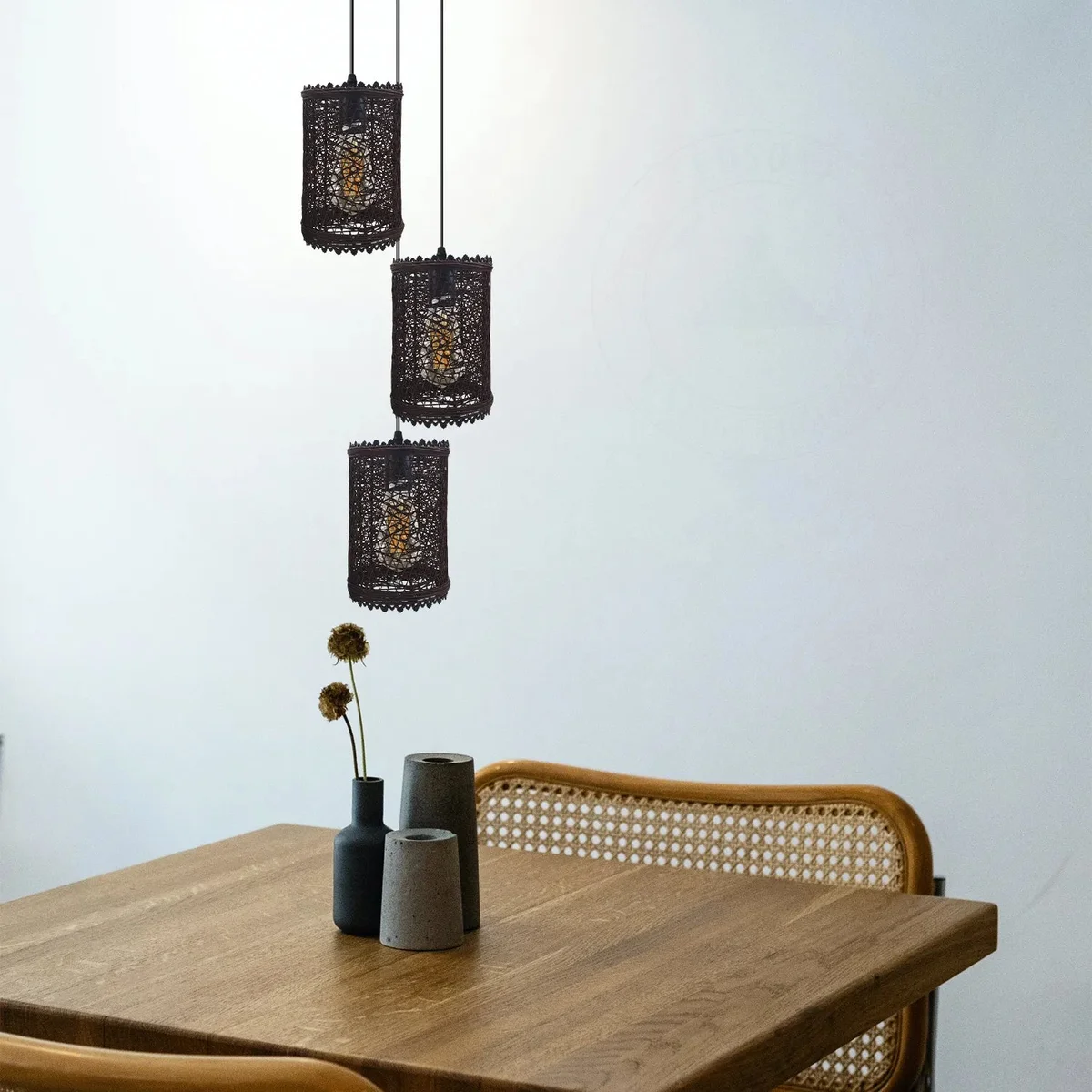 Rattan 3‑head pendant light with vintage style shades, 95 cm hanging, E27 bulb pendant light featuring adjustable cable.