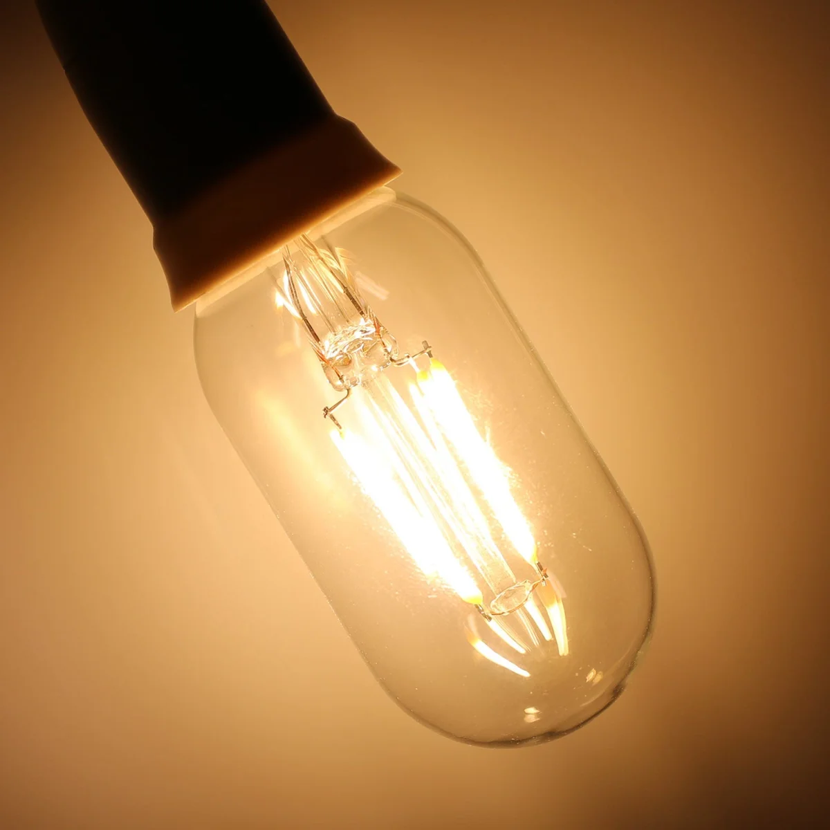 Six vintage glass LED bulbs, 4 W each, E27 screw base, warm white light, 360° beam, dimmable.