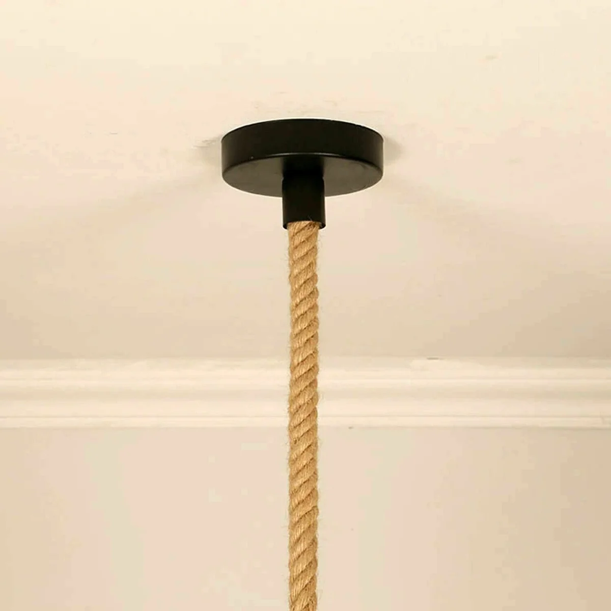 Hemp rope pendant light with metal base, 1m hemp cable, hanging from a 10cm diameter ceiling plate.