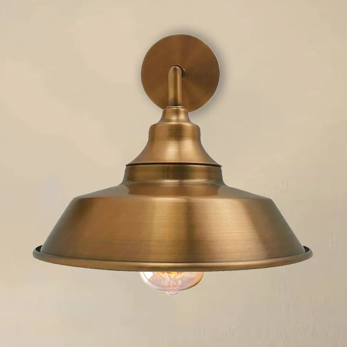 Yellow brass vintage wall lamp with metal shade, 22 cm diameter, wall mounted – classic industrial style.