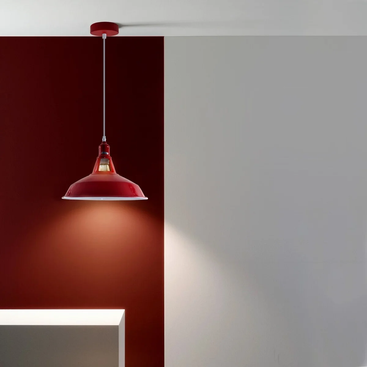 Red barn pendant light with vented gallery neck, powder‑coated red shade, metal frame, E27 socket, 95 cm adjustable drop