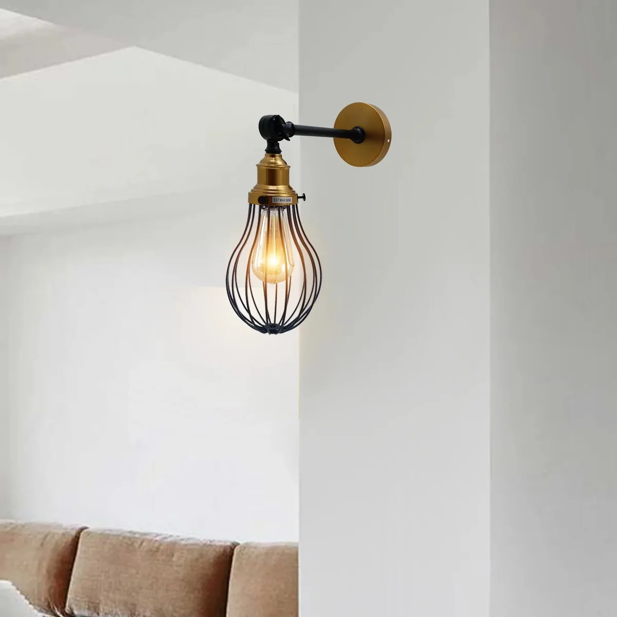 Industrial vintage metal wall sconce, black and brushed copper vase‑shaped cage, 13 cm wide, 20 cm tall, indoor wall lighting