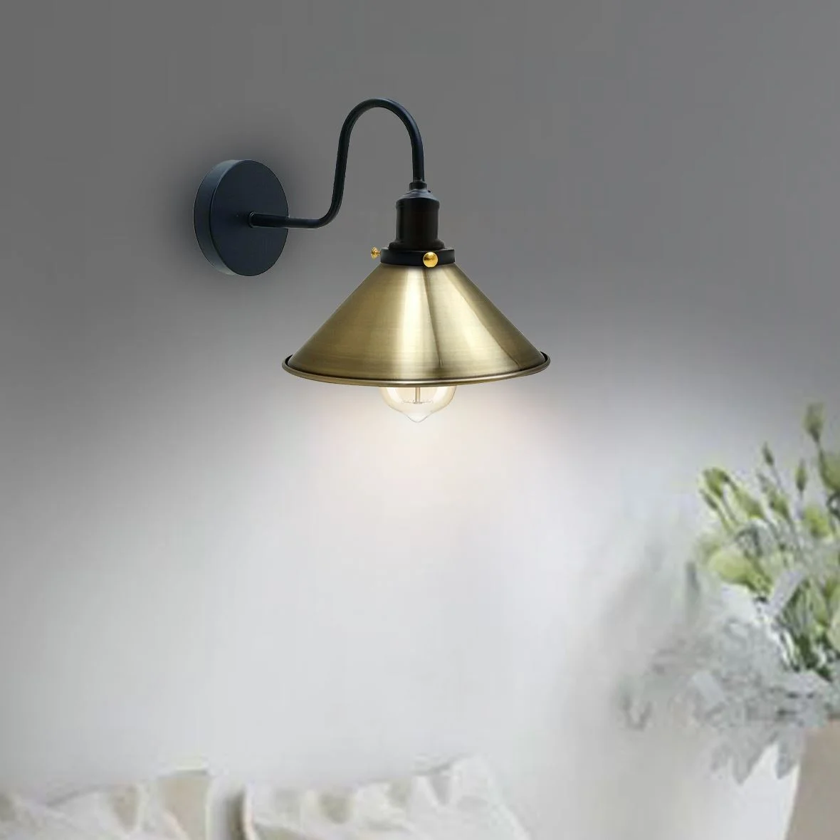 Swan neck vintage antique finish wall light with thickened metal lampshade and E27 screw base.