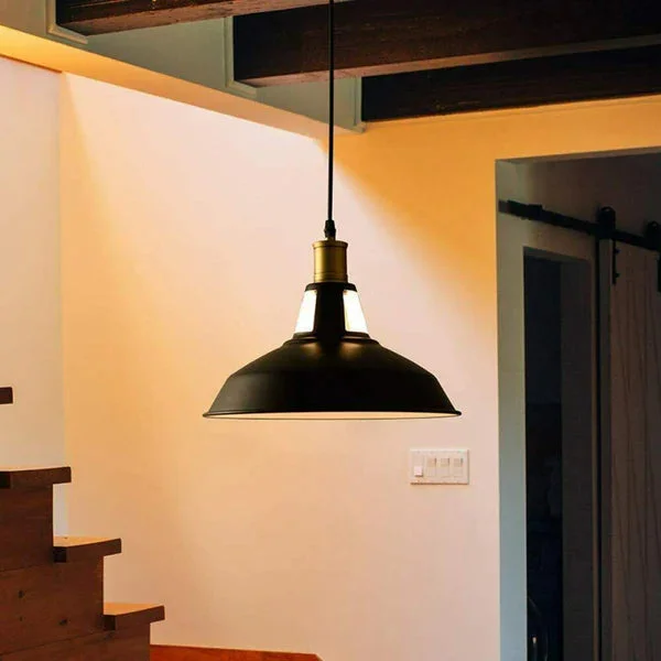Industrial pendant light with metal dome, PVC cable, E27 socket, minimalist design.