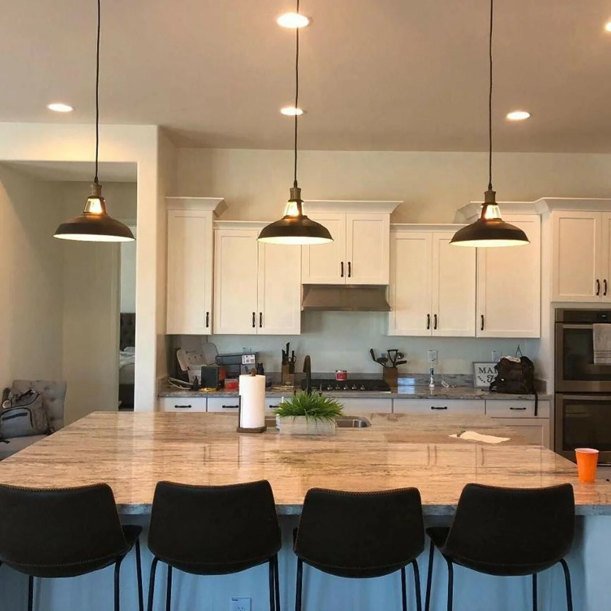Industrial black ceiling pendant light with metal shade, adjustable 95 cm cable, single E27 holder, retro style.