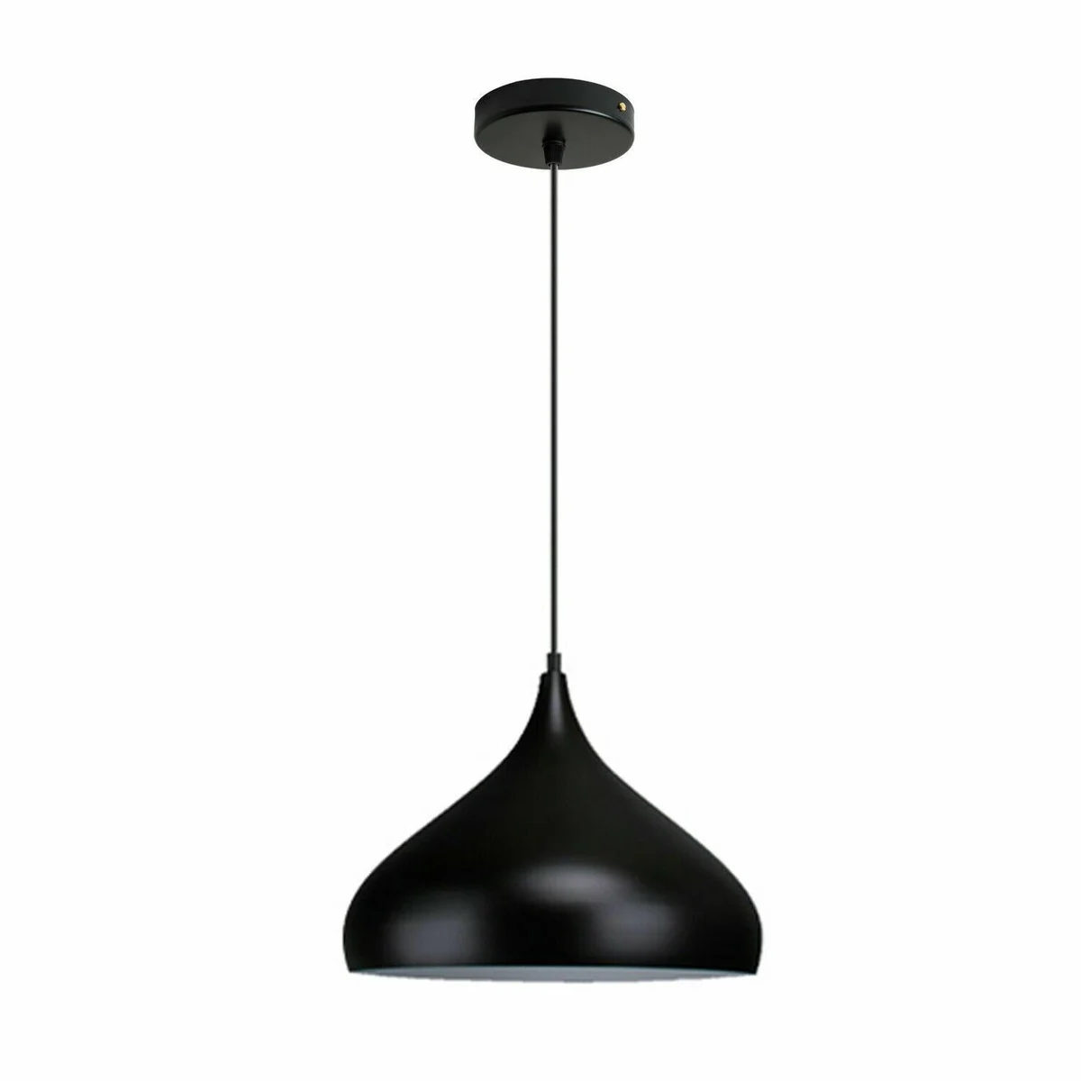 Industrial ceiling pendant light in black iron, retro lamp holder, 95cm cable hanging above a table, vintage warehouse style.