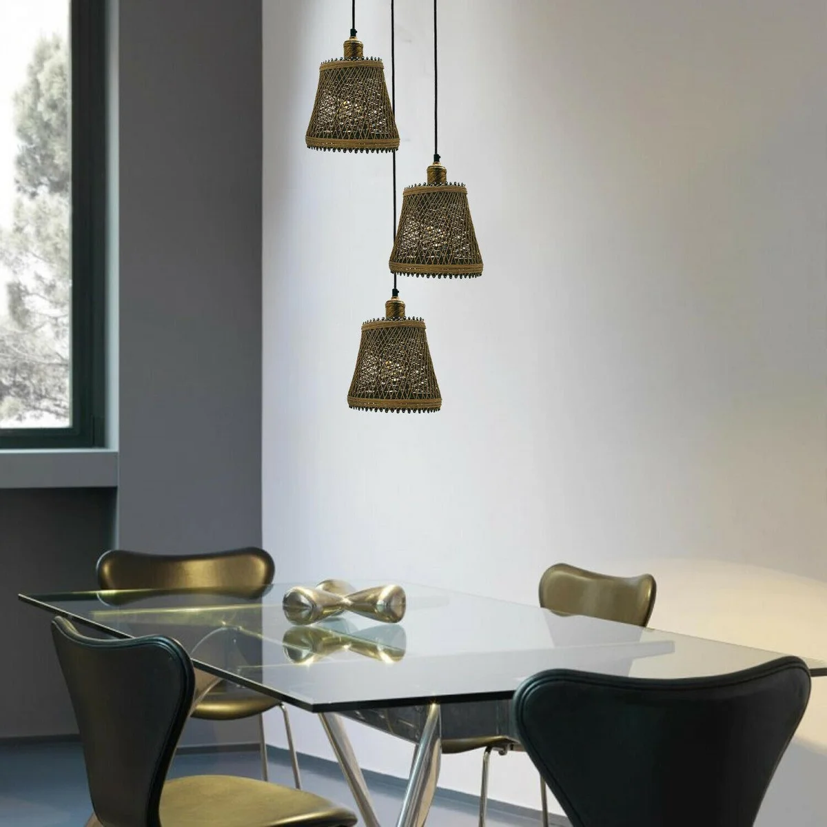 Brown rattan ceiling lamp with three metal light holders and a 95 cm cable, featuring a rustic pendant design.