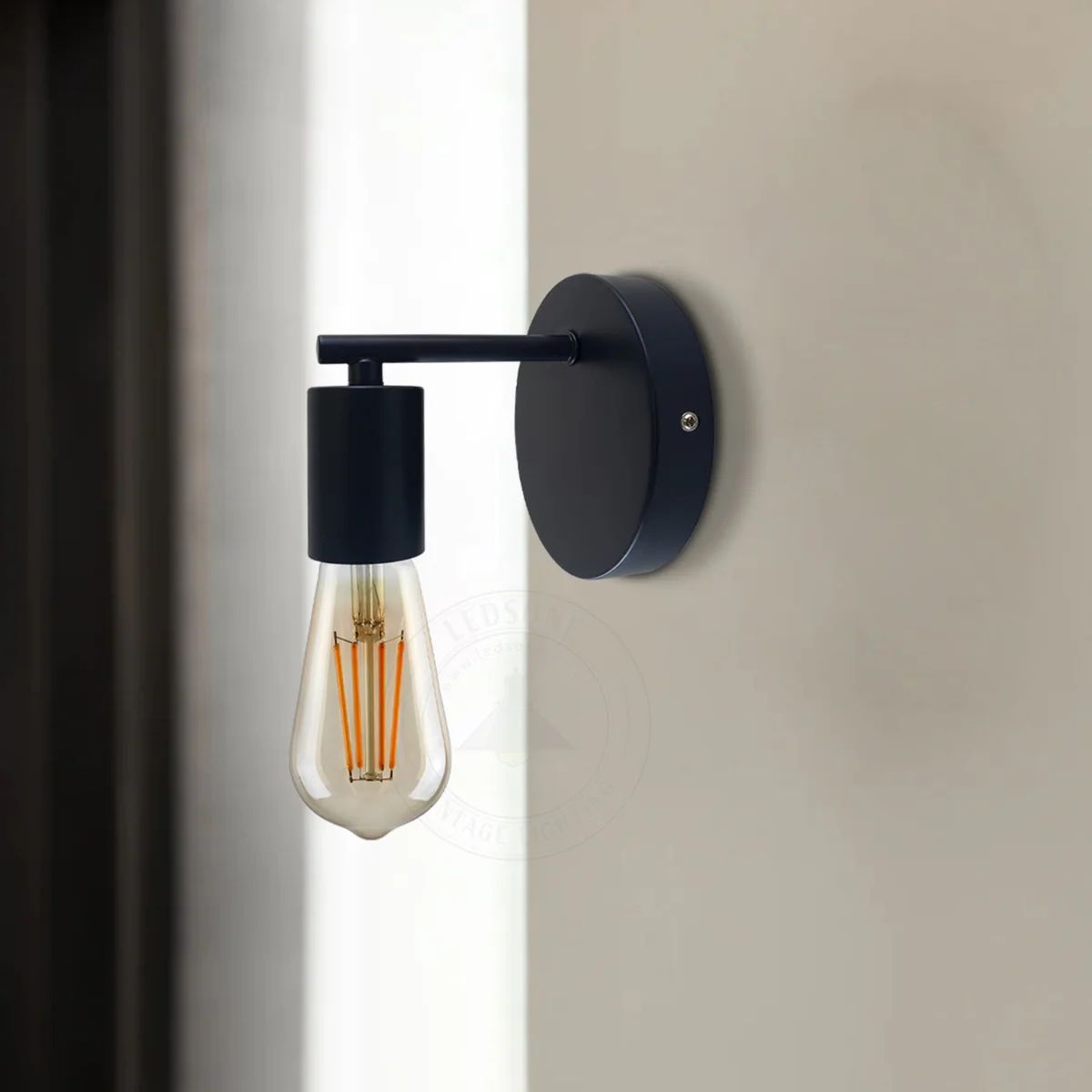 Short arm wall light with chrome finish, metal arm 10.5 cm, white hood, modern sconce design, E27 base, wall‑mounted.