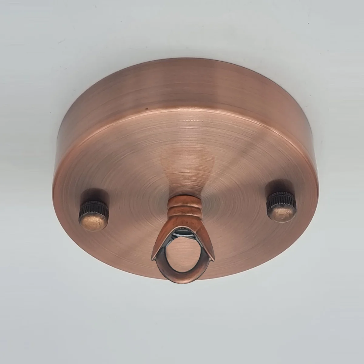 Industrial ceiling fitting – 100mm metal front hook with round outlet, 10 cm diameter, includes screws.