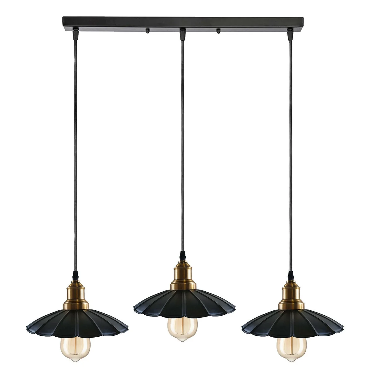 Black metal pendant lamp with three gold holders and a 95cm PVC cable, perfect for a warm, romantic ambience.