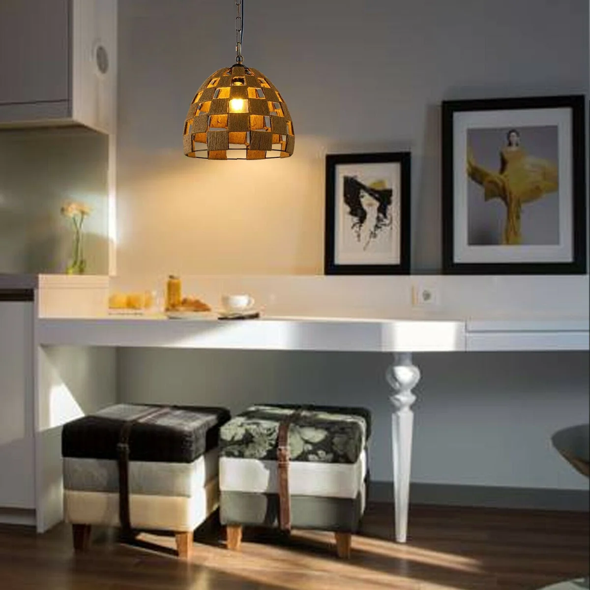 Metal ceiling light hanging from 95cm hemp chain, featuring a rustic metal globe, an adjustable E27 base, and a dark hemp ring.