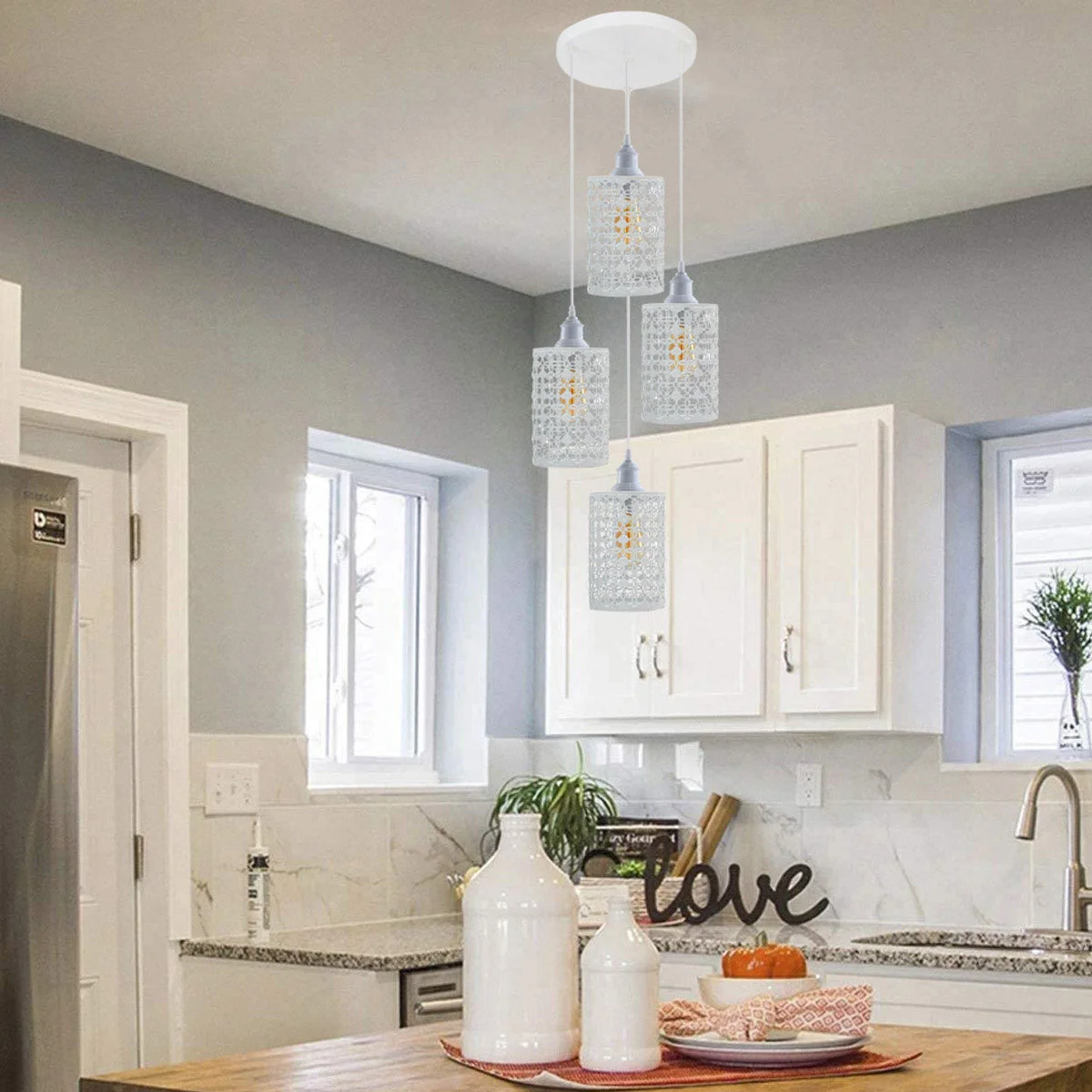 White adjustable pendant ceiling light with four E27 lamp holders, metal and PVC housing, 95cm cable.