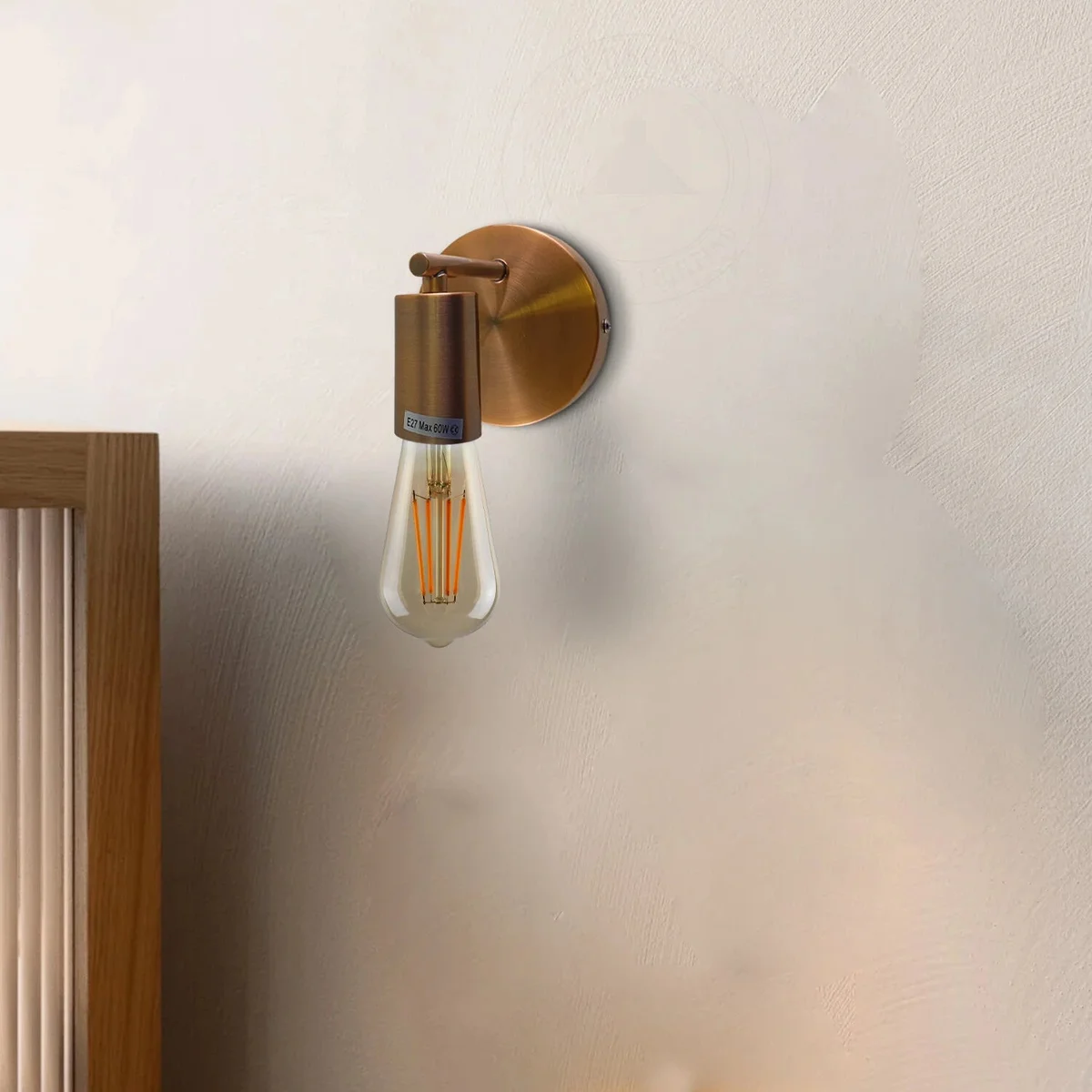 Industrial wall sconce with white hood, yellow brass finish, metal body, E27 socket