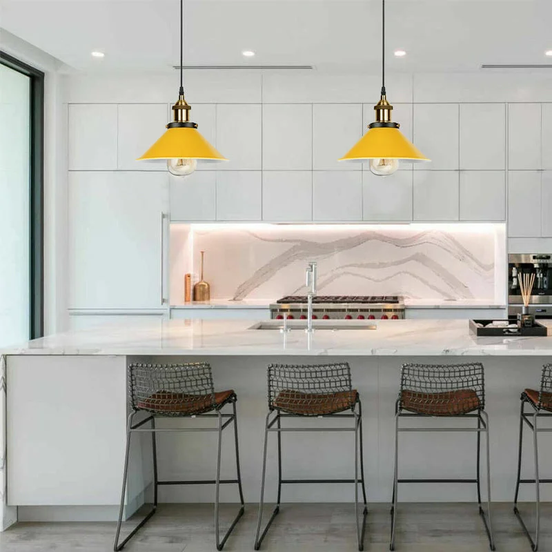Red industrial-style ceiling pendant lamp with E27 bulb holder and metal lampshade hanging from a 95cm wire
