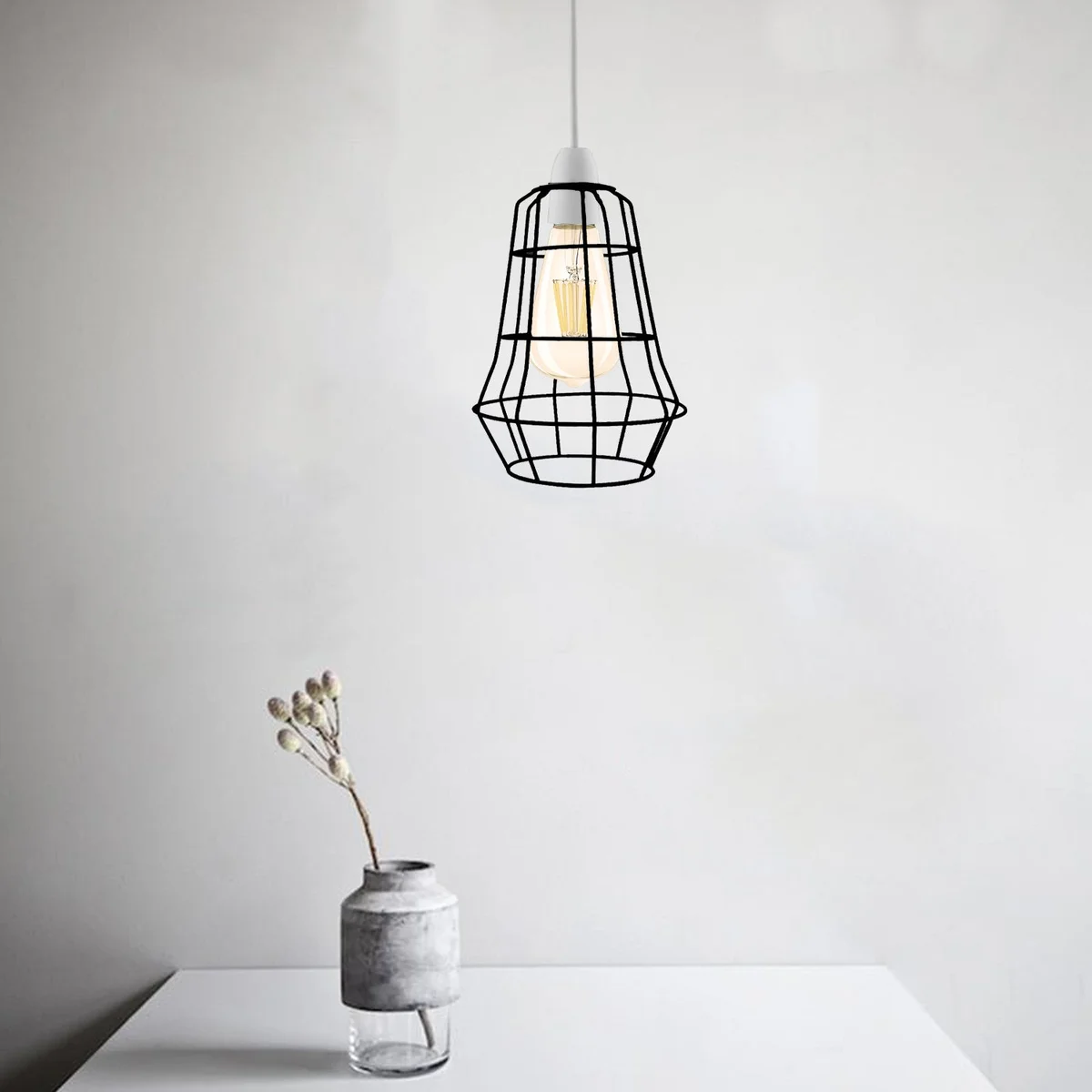 Vintage brass metal wire cage lampshade with European style, suitable for dining room or bedroom lighting fixtures