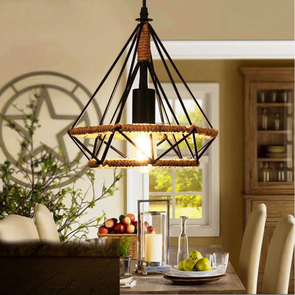 Three-cluster black metal pendant lamp with hemp accents, featuring a branded E27 bulb and 95 cm cable.