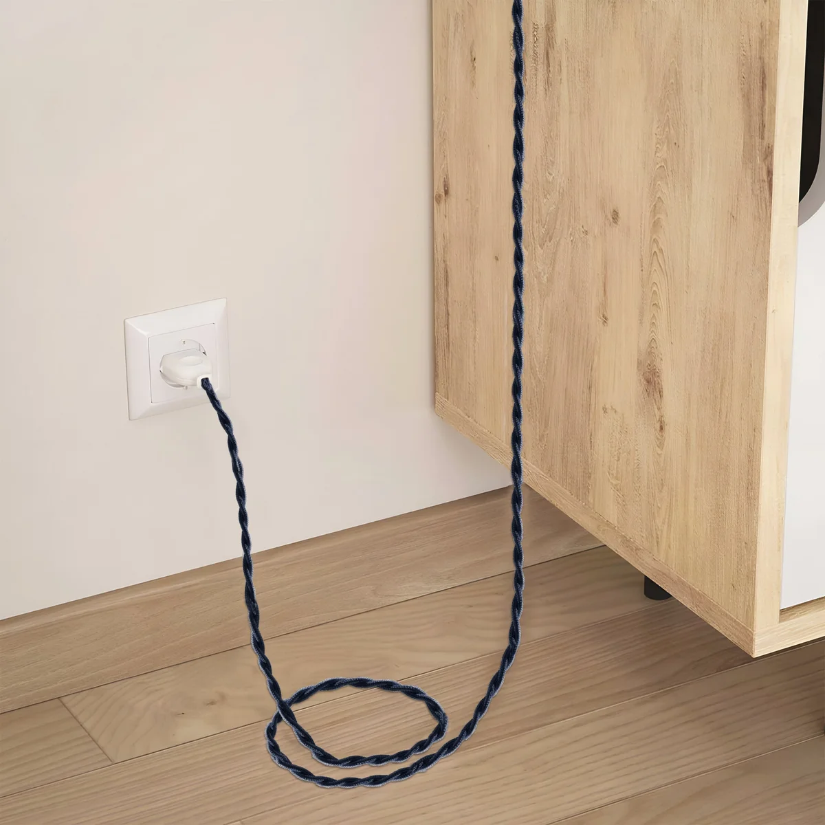 Light blue 2 core twisted cable with fabric covering, 5mm outer diameter, 1 m visible.