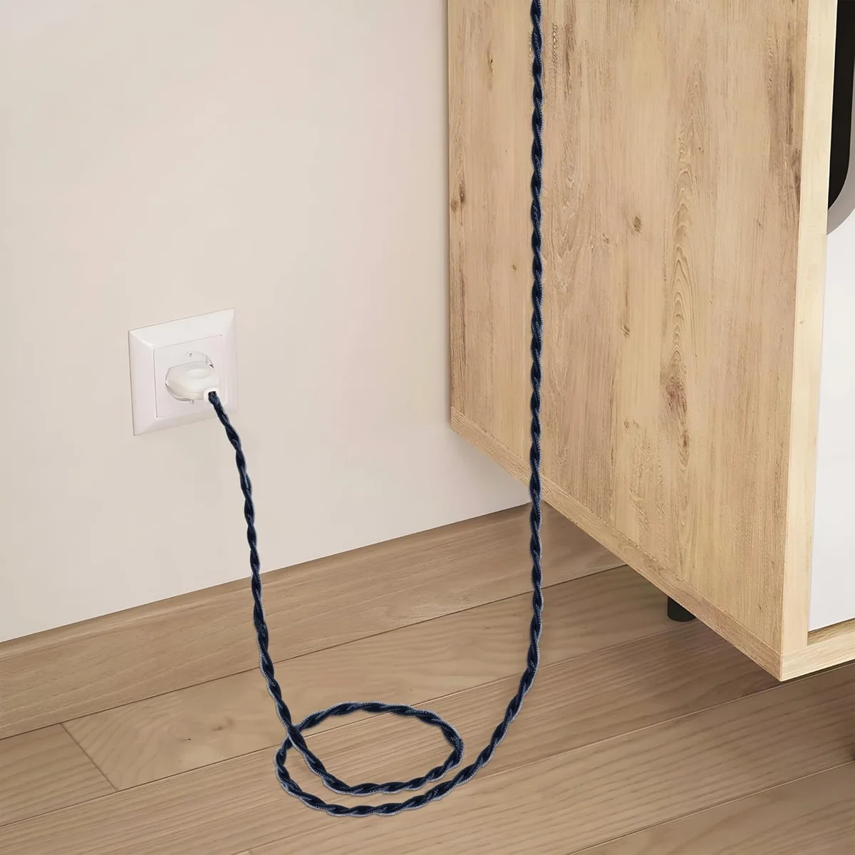 Flexibly twisted 2‑core vintage electric cable in cream fabric, 1m/5m/10m lengths, copper conductors, for indoor lighting.