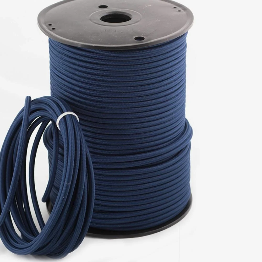 Close-up of 1‑m 2‑core Italian‑braided vintage lighting cable, 6‑mm diameter, double insulated, 0.75‑mm thick, 8‑amp rating.