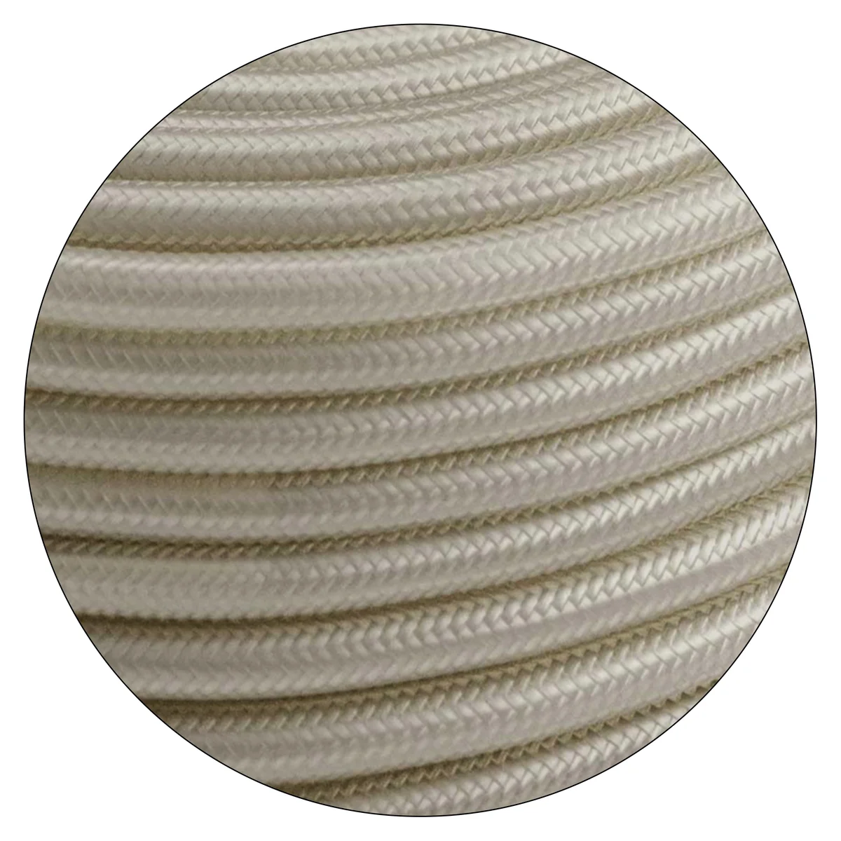 2‑core round fabric covered lamp cord in cream Italian braid, 240V, 6mm diameter, 8A, vintage style