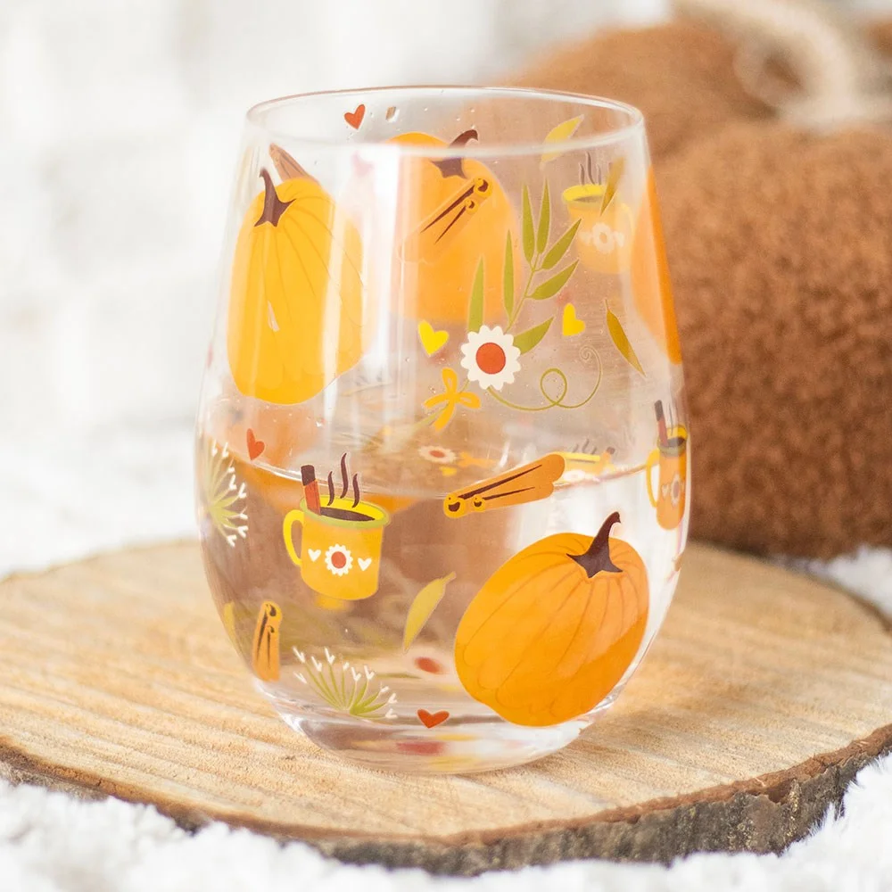 Clear autumn stemless glass with cosy seasonal print, 550ml capacity, handwash only, ideal for autumn drinks