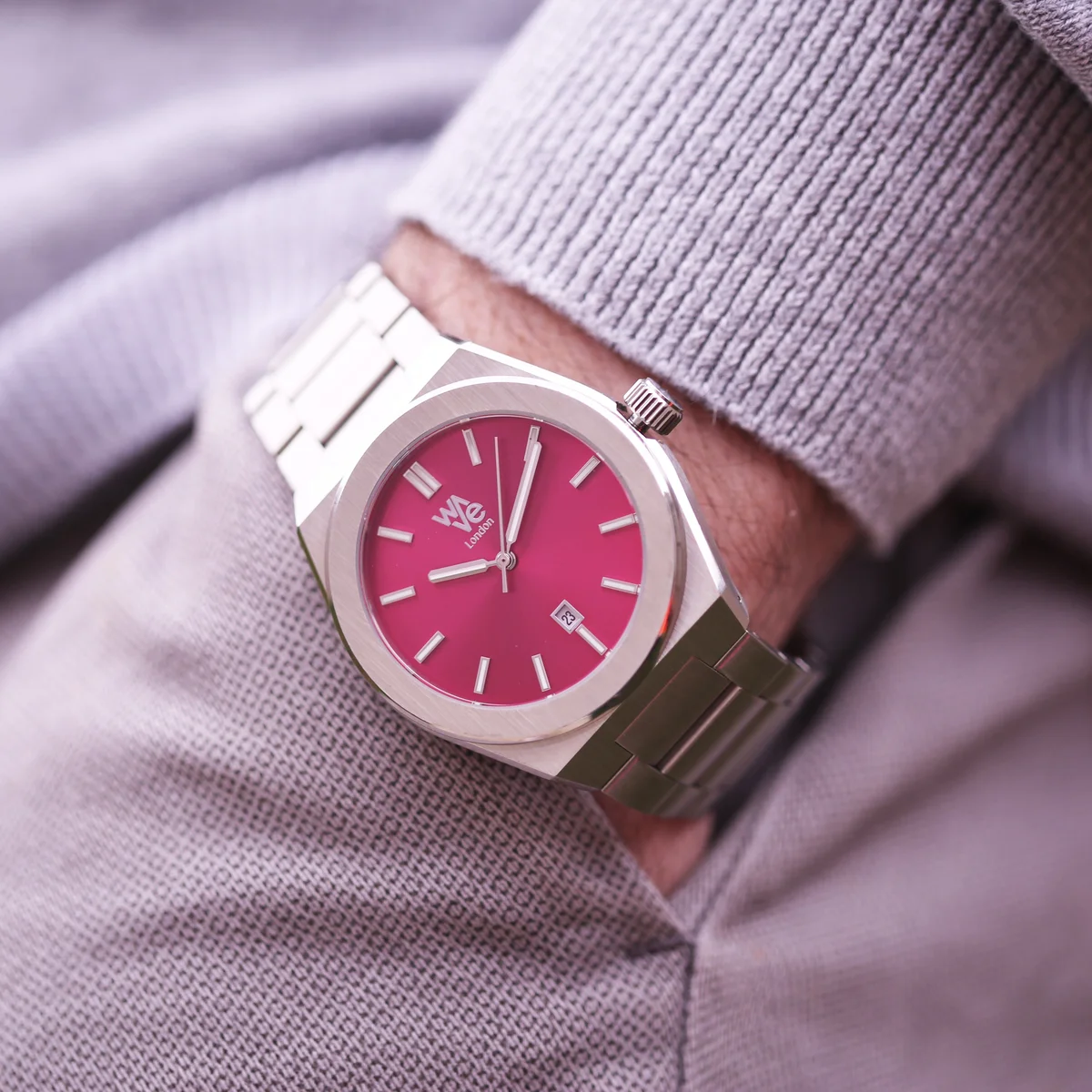 Blush Ripple stainless steel watch with minimalist dial and engraving area, polished 316L stainless steel case and band