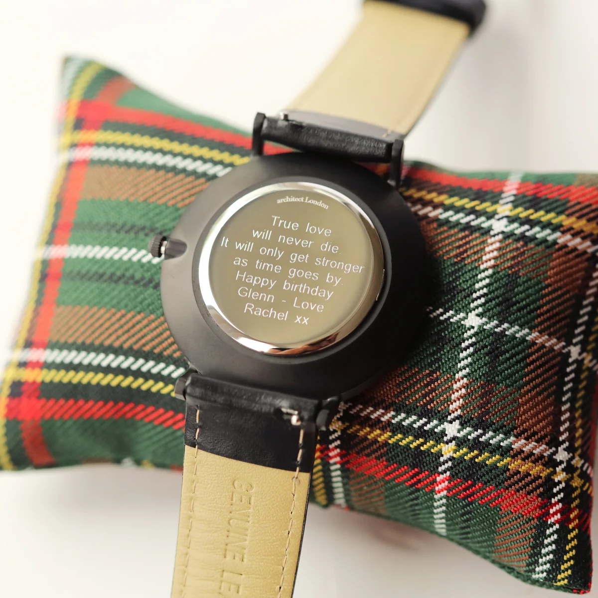 Men’s contactless payment watch with minimalist black strap and modern font engraving on the dial face