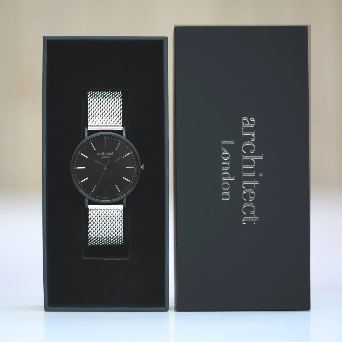 Men’s minimalist silver mesh strap watch with personalized handwriting engraving, ideal engraved watch gift in luxury box