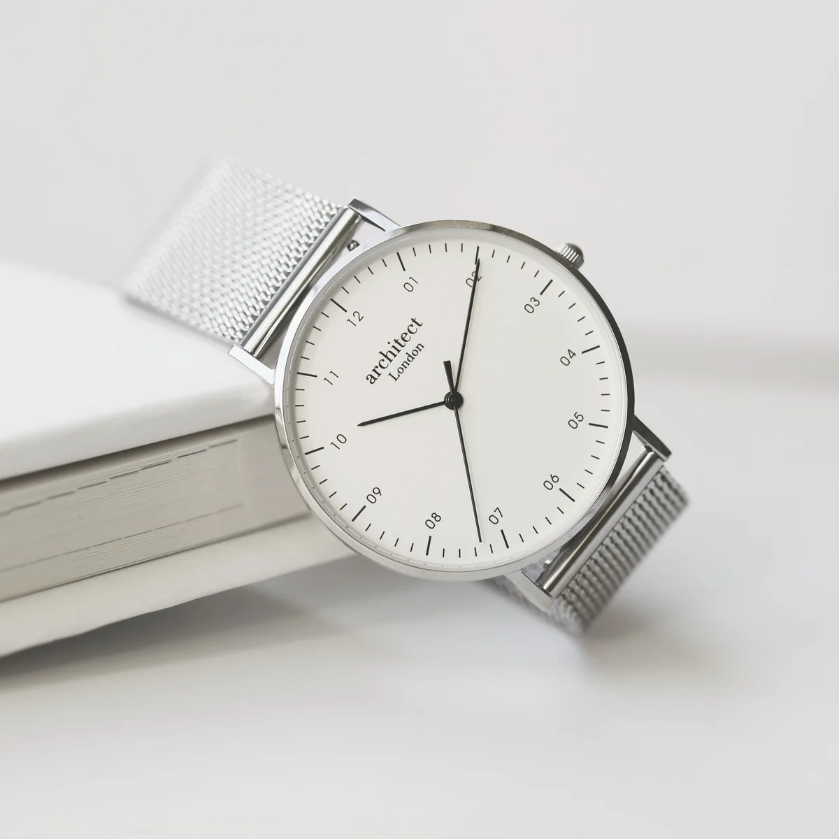 Men’s Architect Zephyr quartz movement watch with silver mesh strap and personalized handwriting engraving on back