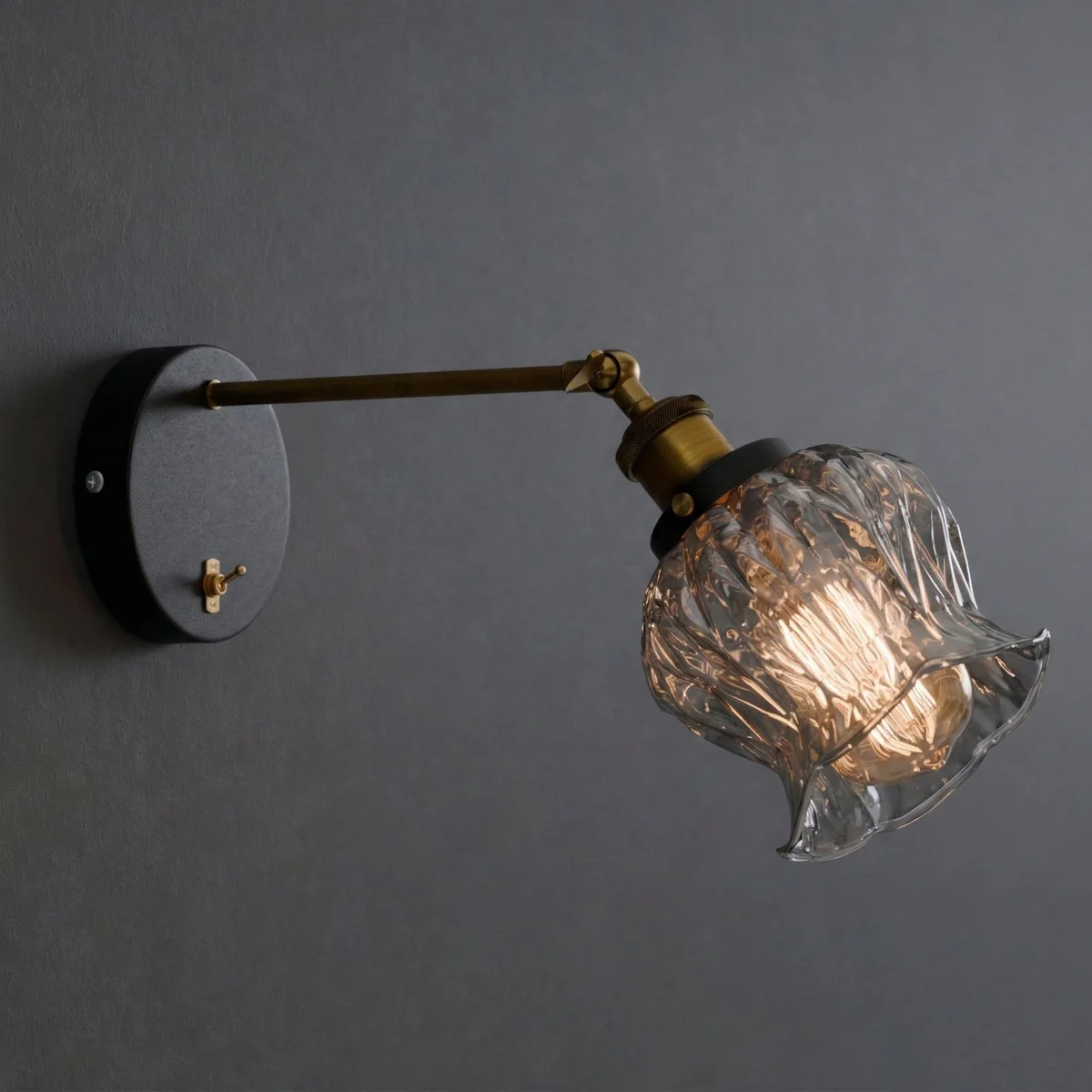 Black metal toggle switch ceiling fitting with brass lever and pre-wired 15cm cable, 120mm diameter ceiling rose
